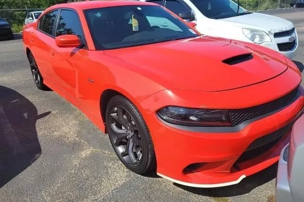 2019 Dodge Charger R/T photo 1
