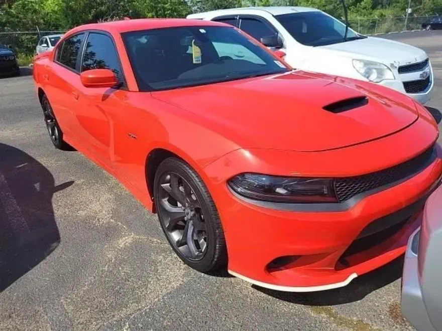 2019 Dodge Charger R/T photo 1