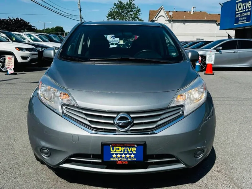 2014 Nissan Versa Note SV photo 1