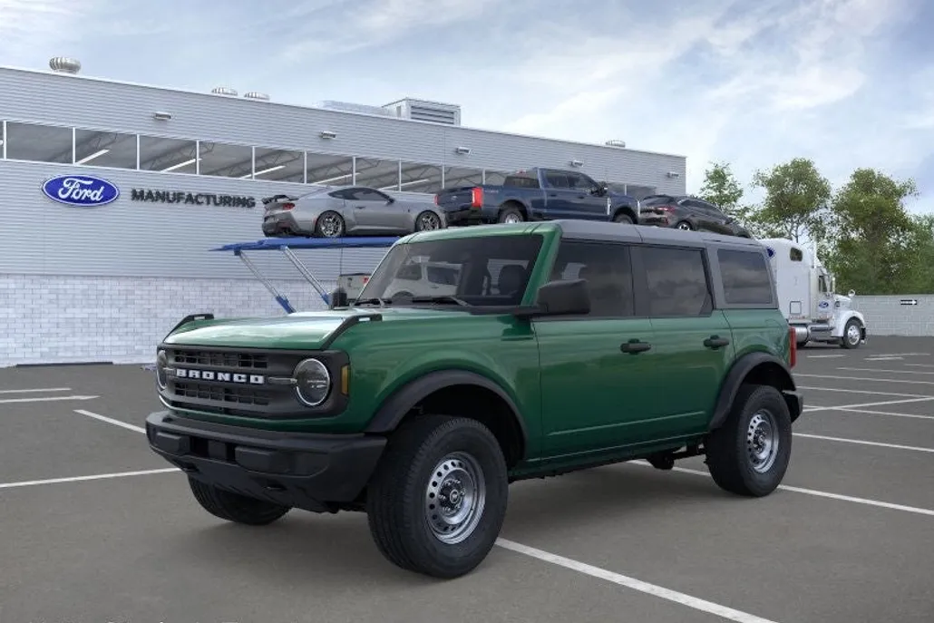 2025 Ford Bronco Base photo 1