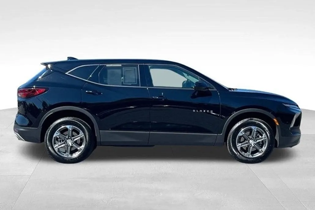 2025 Chevrolet Blazer 2LT photo 1