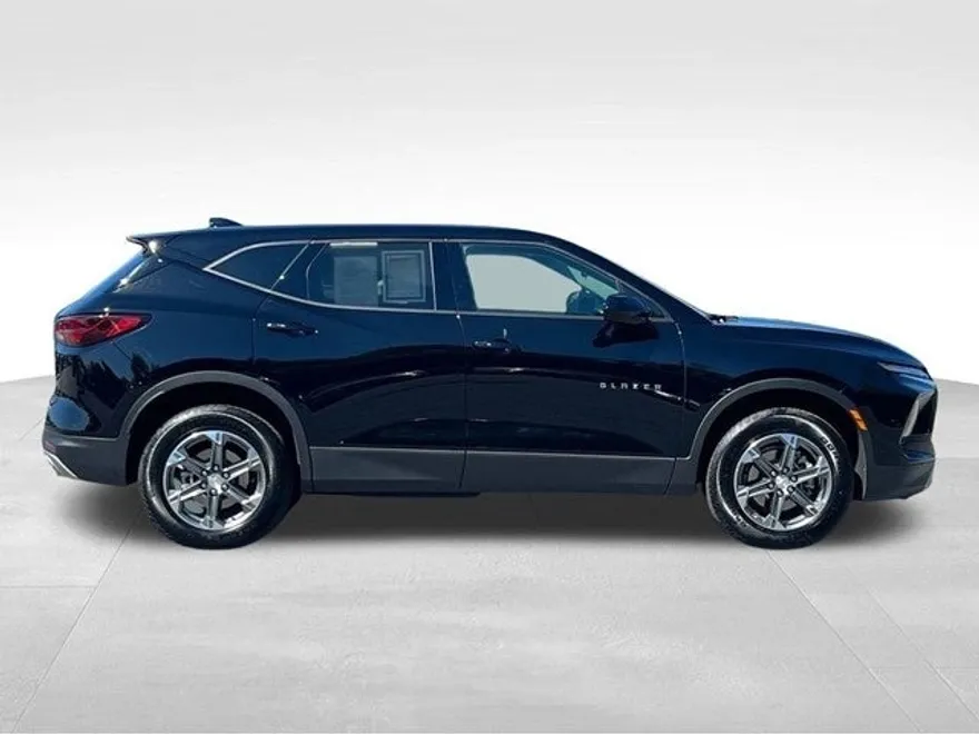 2025 Chevrolet Blazer 2LT photo 1