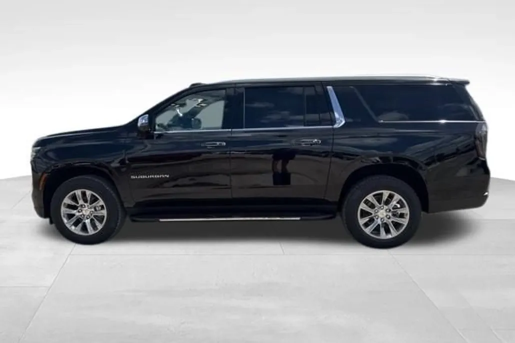 2025 Chevrolet Suburban Premier photo 1