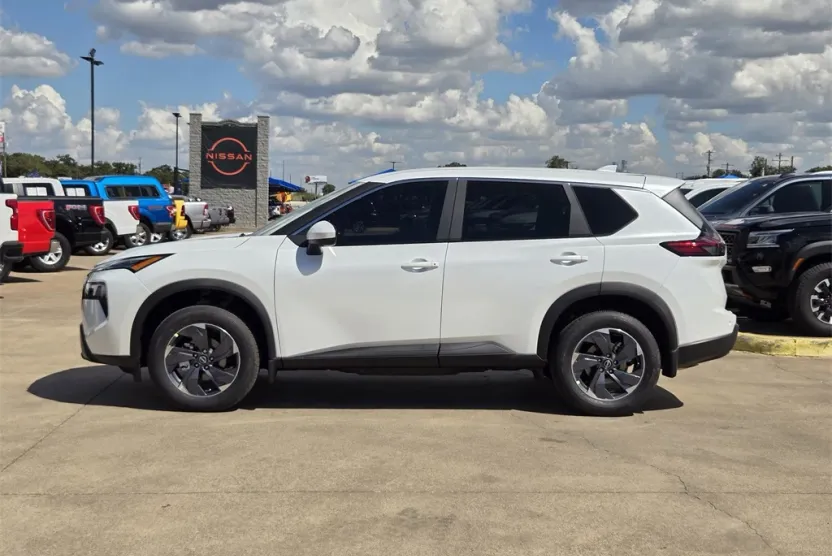2026 Nissan Rogue SV photo 1
