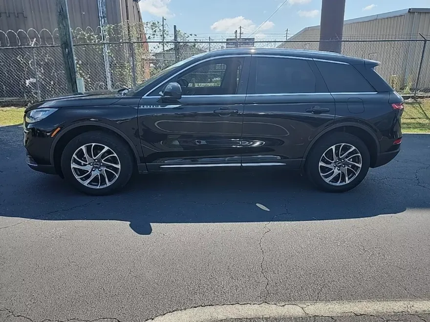 2022 Lincoln Corsair Standard photo 1