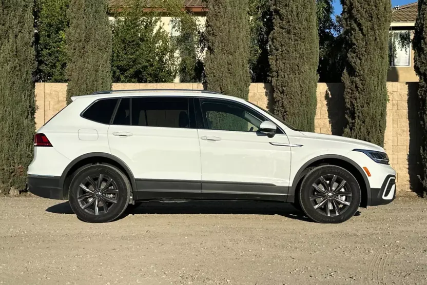 2024 Volkswagen Tiguan SE Wolfsburg Edition photo 1