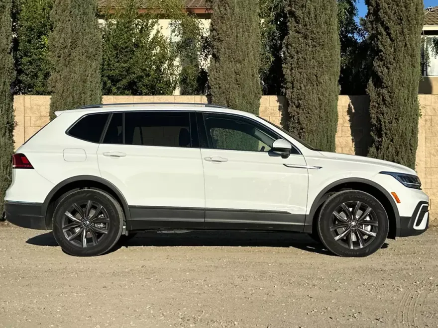 2024 Volkswagen Tiguan SE Wolfsburg Edition photo 1