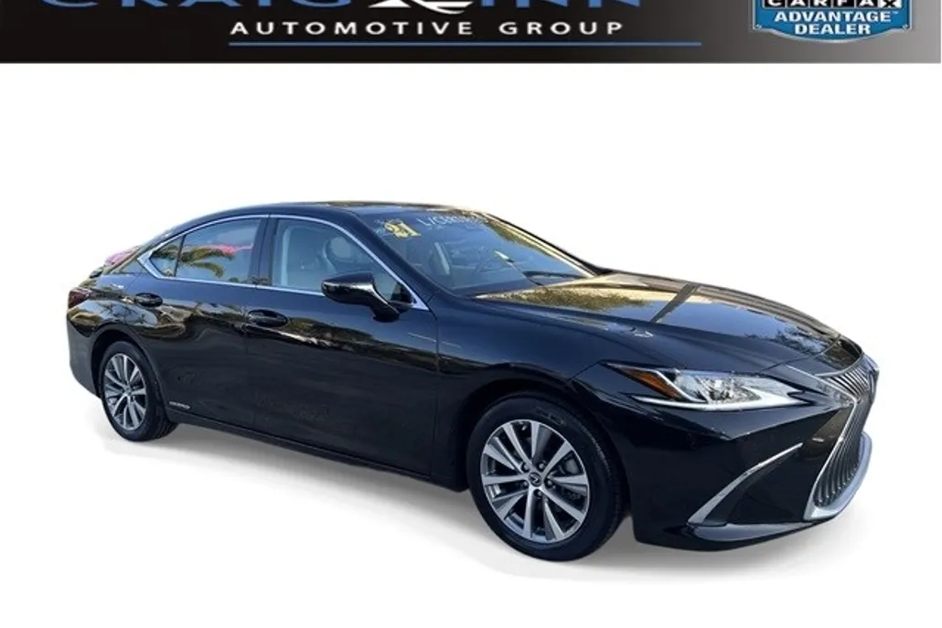 2021 Lexus ES 300h photo 1
