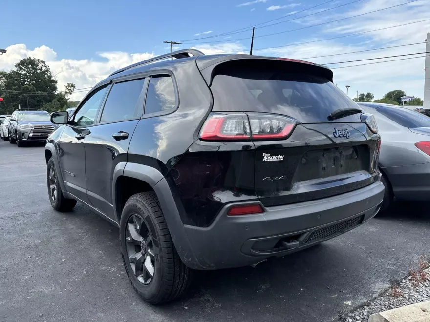 2019 Jeep Cherokee Latitude photo 1