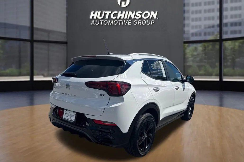 2024 Buick Encore GX Sport Touring photo 1