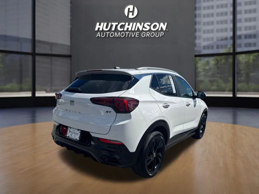 2024 Buick Encore GX Sport Touring photo 1