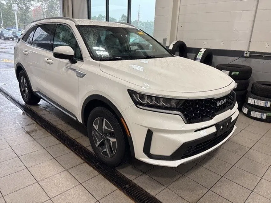 2022 Kia Sorento Hybrid S photo 1