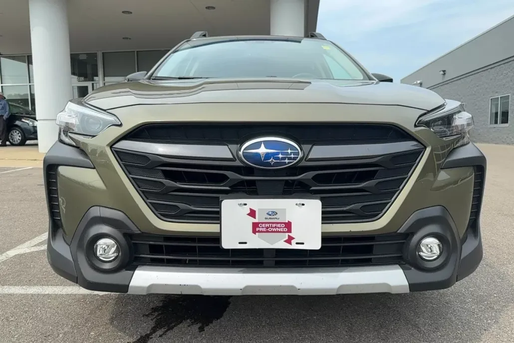 2023 Subaru Outback Limited photo 1