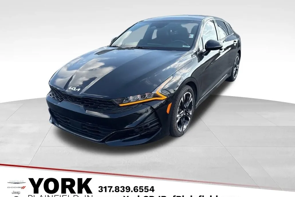 2022 Kia K5 GT-Line photo 1
