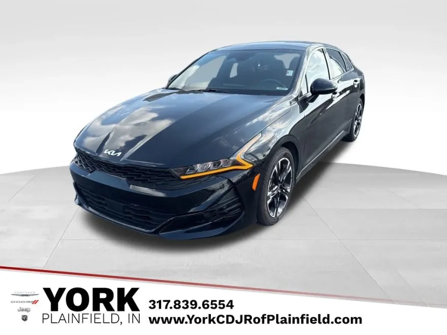 2022 Kia K5 GT-Line photo 1
