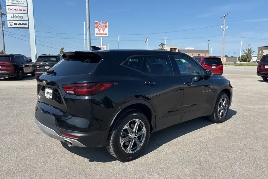 2023 Chevrolet Blazer 2LT photo 1