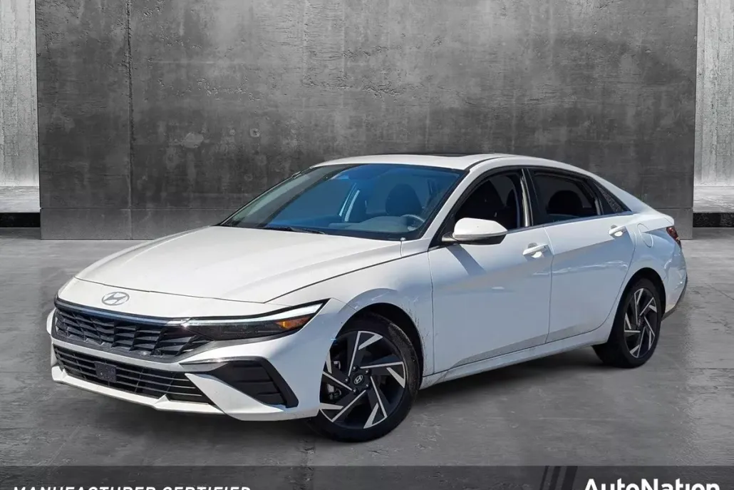 2024 Hyundai Elantra SEL Convenience photo 1