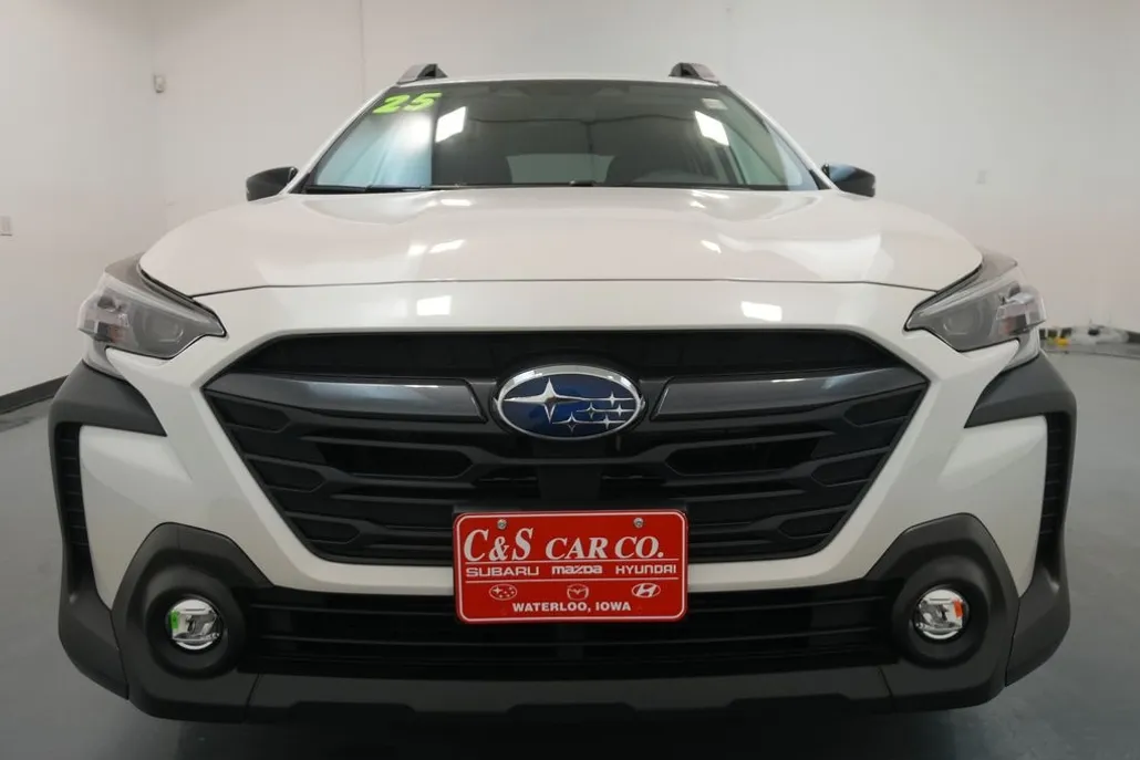 2025 Subaru Outback Premium photo 1