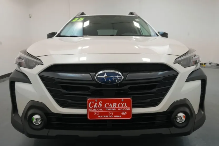 2025 Subaru Outback Premium photo 1