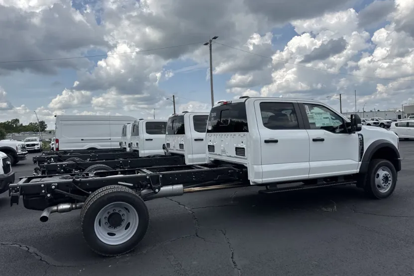 2025 Ford F-450 XL photo 1