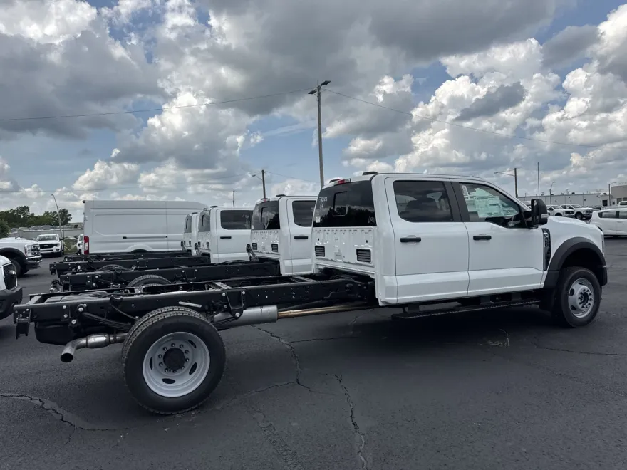 2025 Ford F-450 XL photo 1