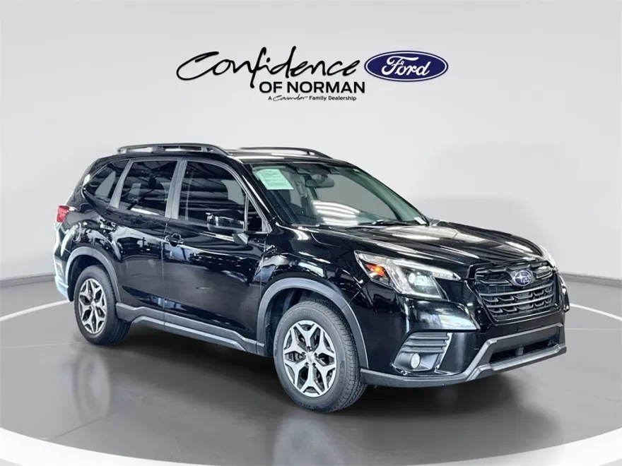 2022 Subaru Forester Premium photo 1