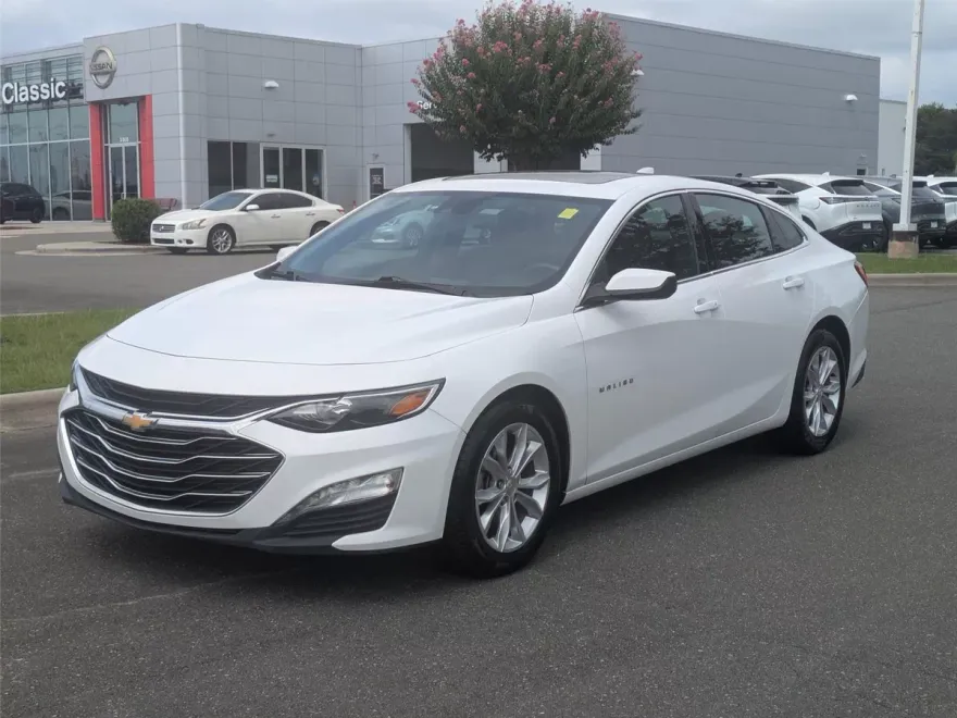 2024 Chevrolet Malibu 1LT photo 1