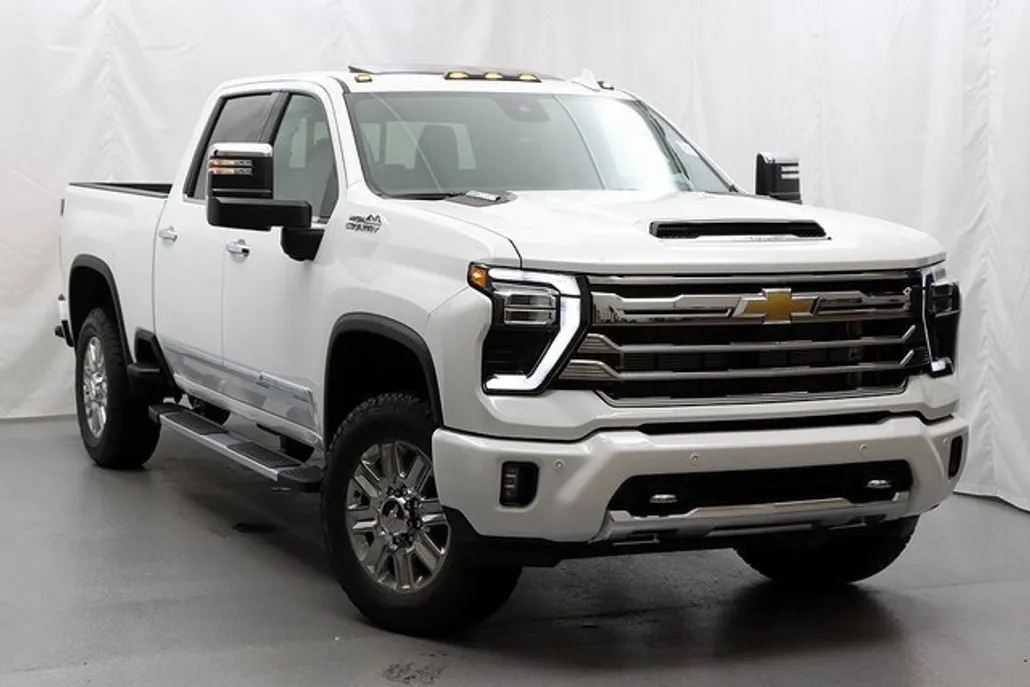 2025 Chevrolet Silverado 2500HD High Country photo 1