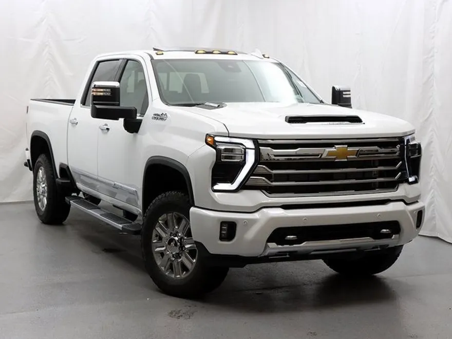 2025 Chevrolet Silverado 2500HD High Country photo 1