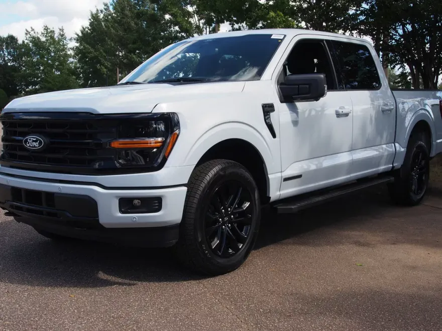 2025 Ford F-150 XLT photo 1
