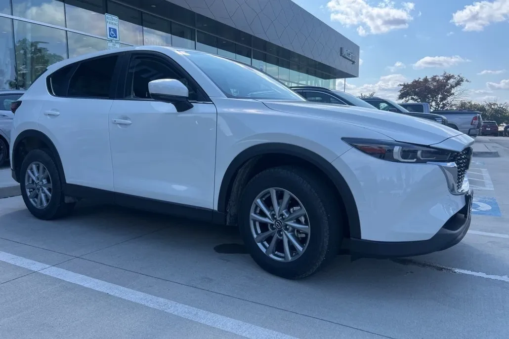 2023 Mazda CX-5 2.5 S Preferred photo 1