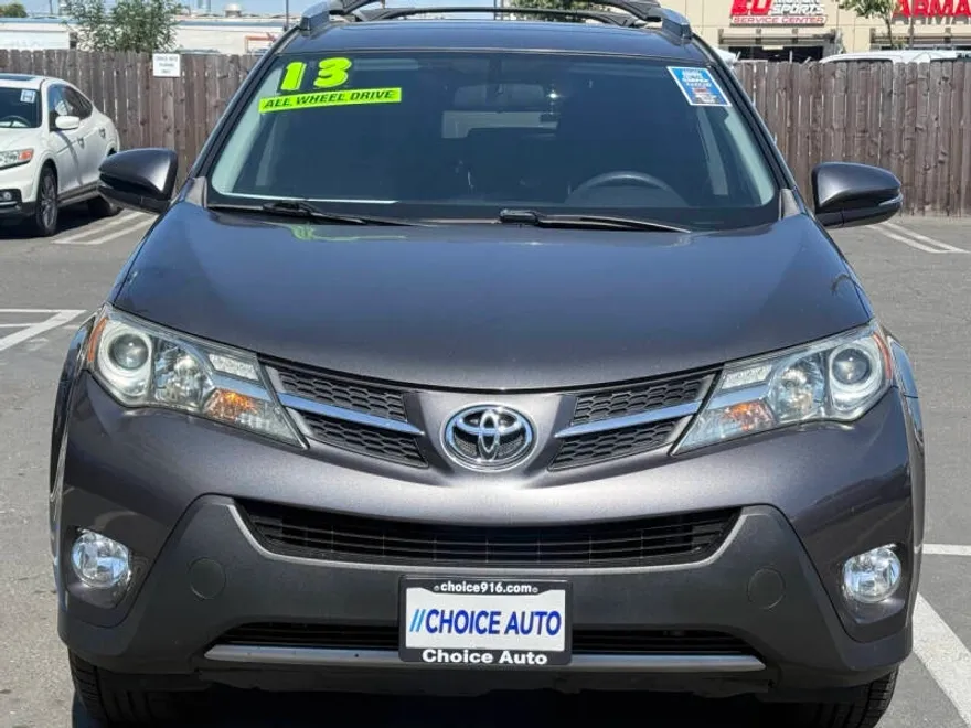 2013 Toyota RAV4 XLE photo 1