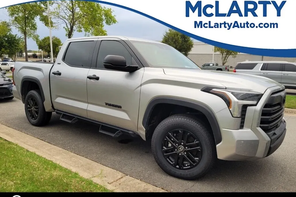 2023 Toyota Tundra SR5 photo 1