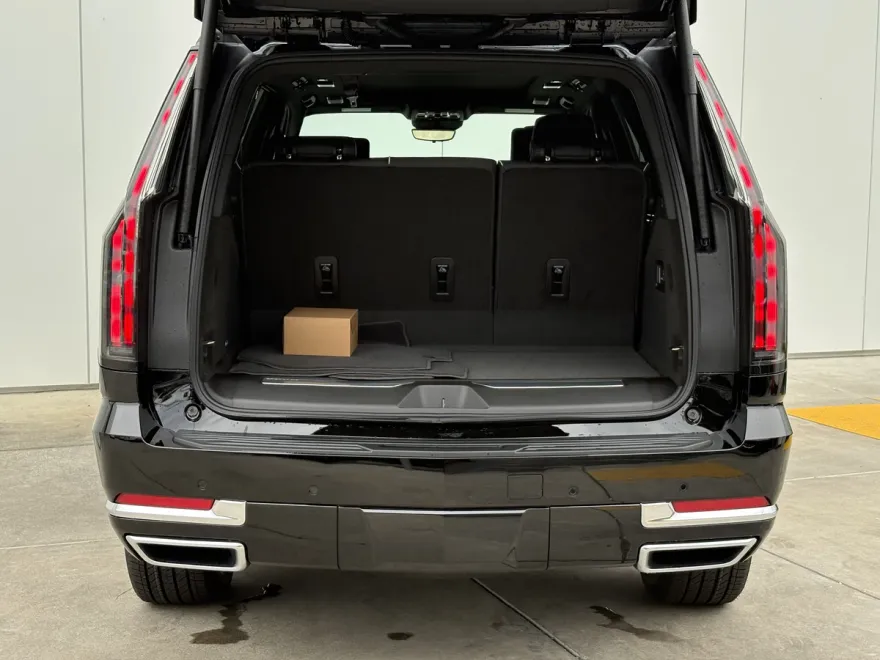 2025 Cadillac Escalade Premium Luxury photo 1