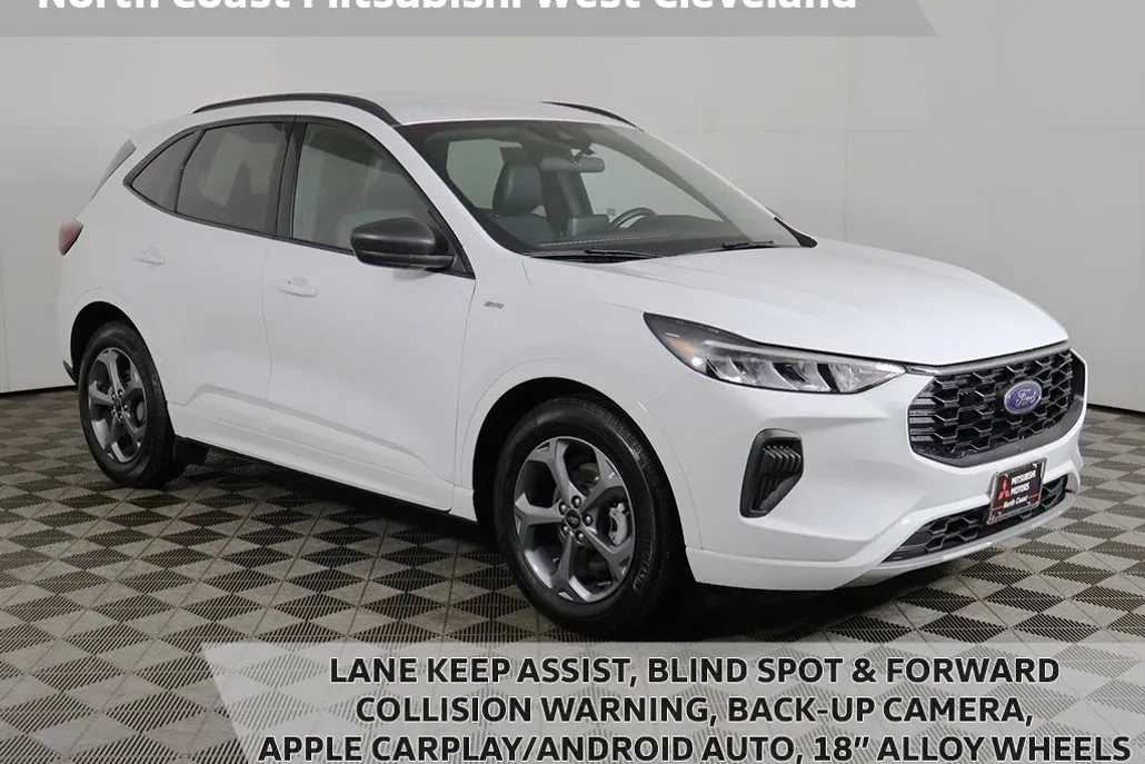 2023 Ford Escape ST-Line photo 1
