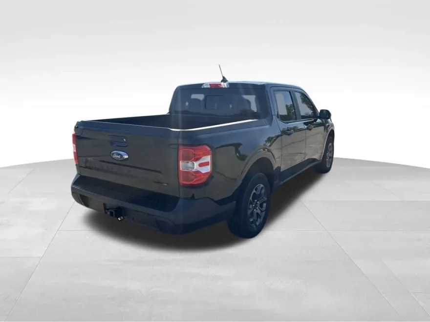 2023 Ford Maverick XLT photo 1