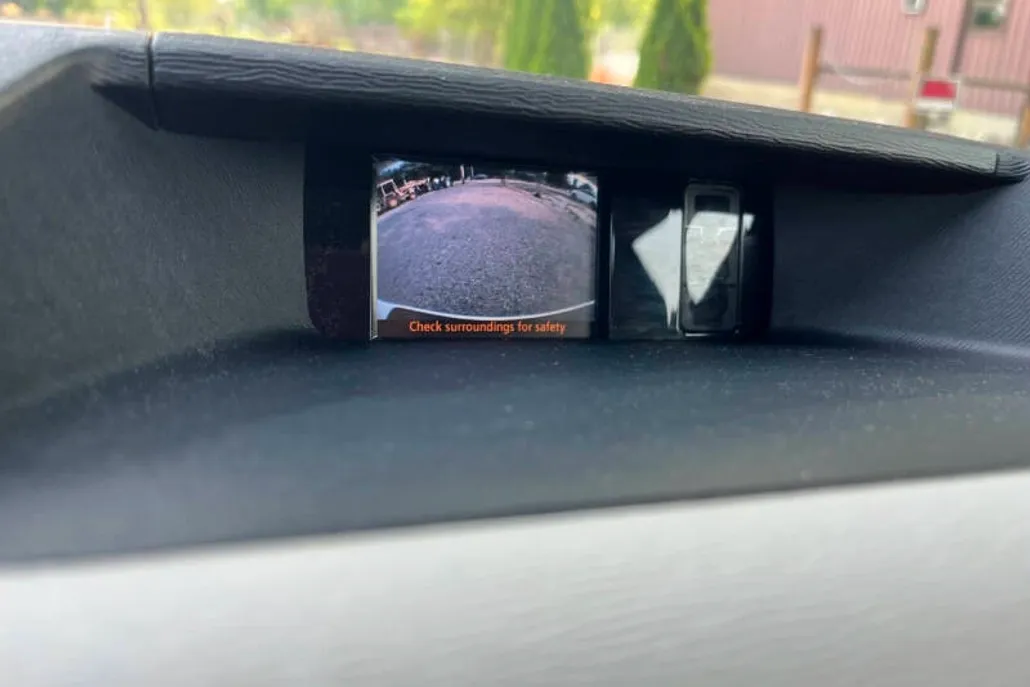 2012 Toyota Sienna LE photo 1
