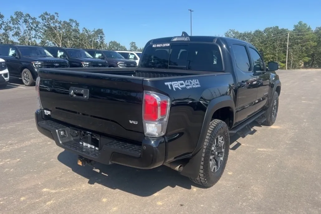 2023 Toyota Tacoma TRD Off-Road photo 1