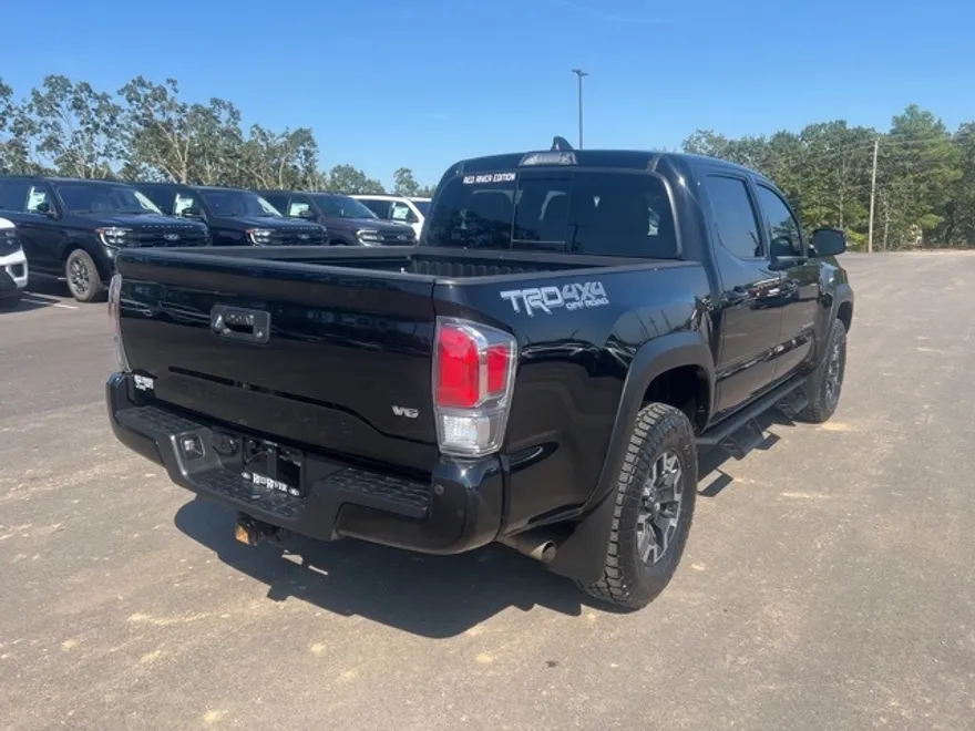 2023 Toyota Tacoma TRD Off-Road photo 1