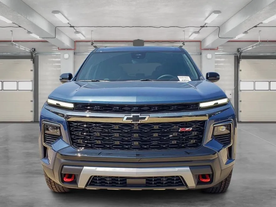 2026 Chevrolet Traverse Z71 photo 1