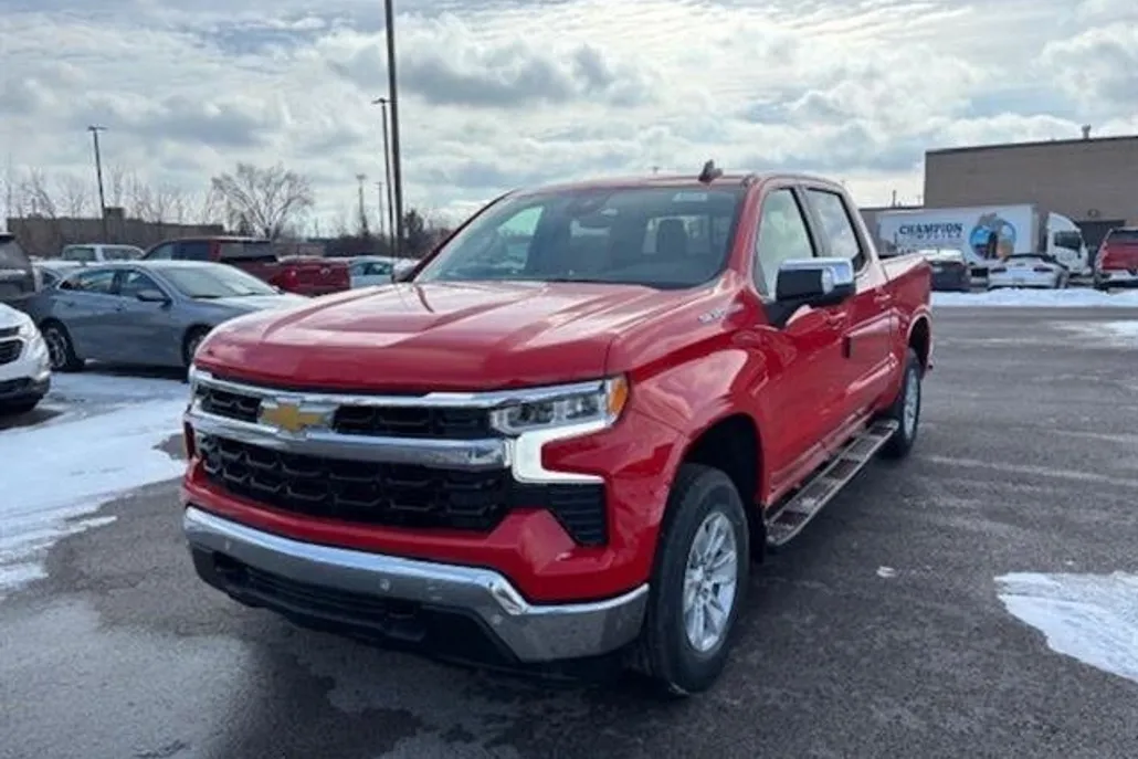 2025 Chevrolet Silverado 1500 LT photo 1