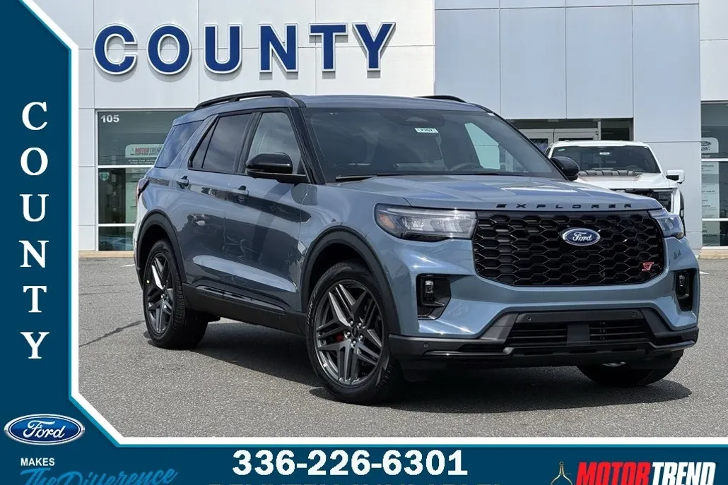 2025 Ford Explorer ST photo 1