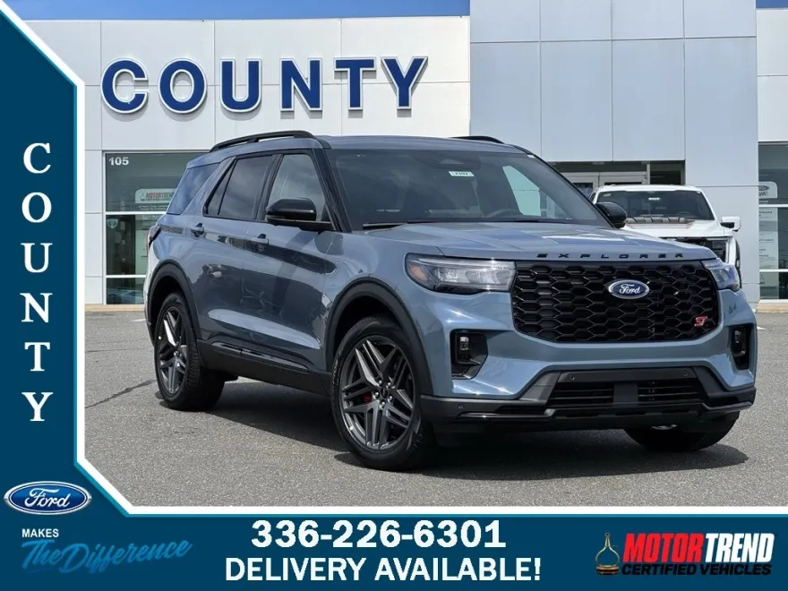 2025 Ford Explorer ST photo 1