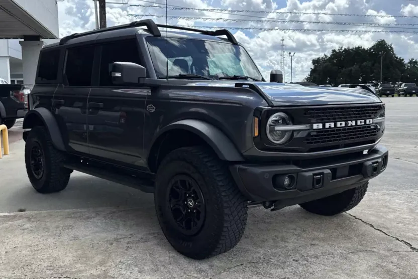 2023 Ford Bronco Base Big Bend Black Diamond Outer Banks Badlands Wildtrak Everglades photo 1