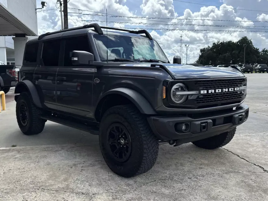 2023 Ford Bronco Base Big Bend Black Diamond Outer Banks Badlands Wildtrak Everglades photo 1