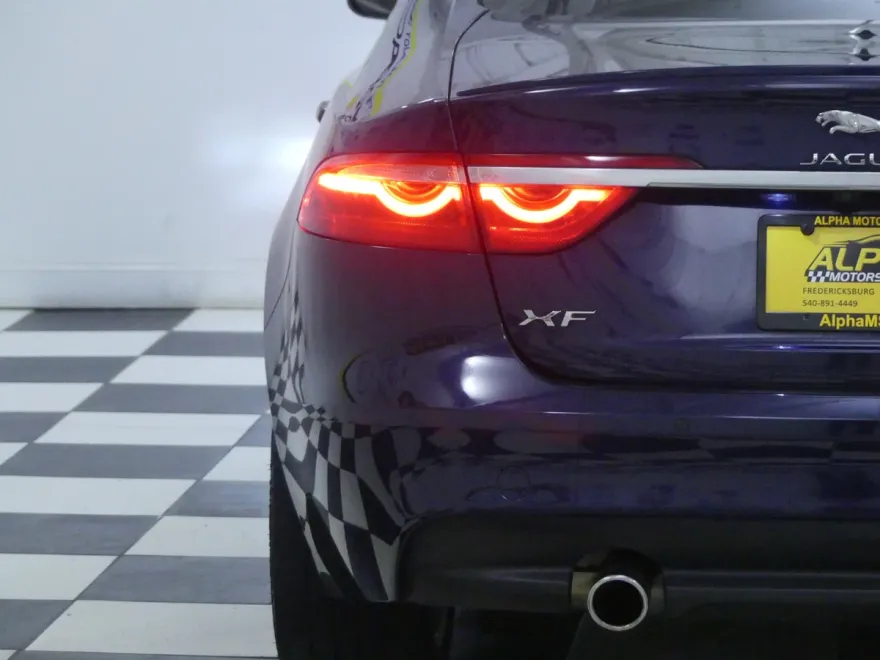 2017 Jaguar XF 35t R-Sport photo 27