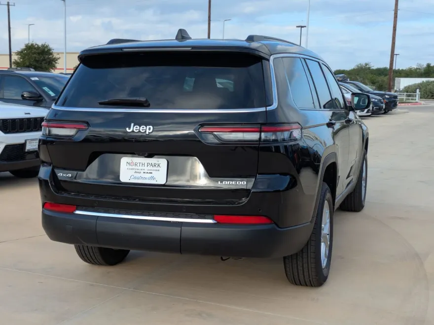 2025 Jeep Grand Cherokee Laredo X photo 1