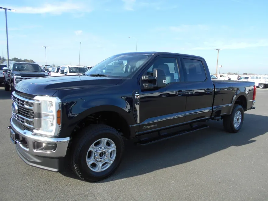 2025 Ford F-250 XLT photo 1