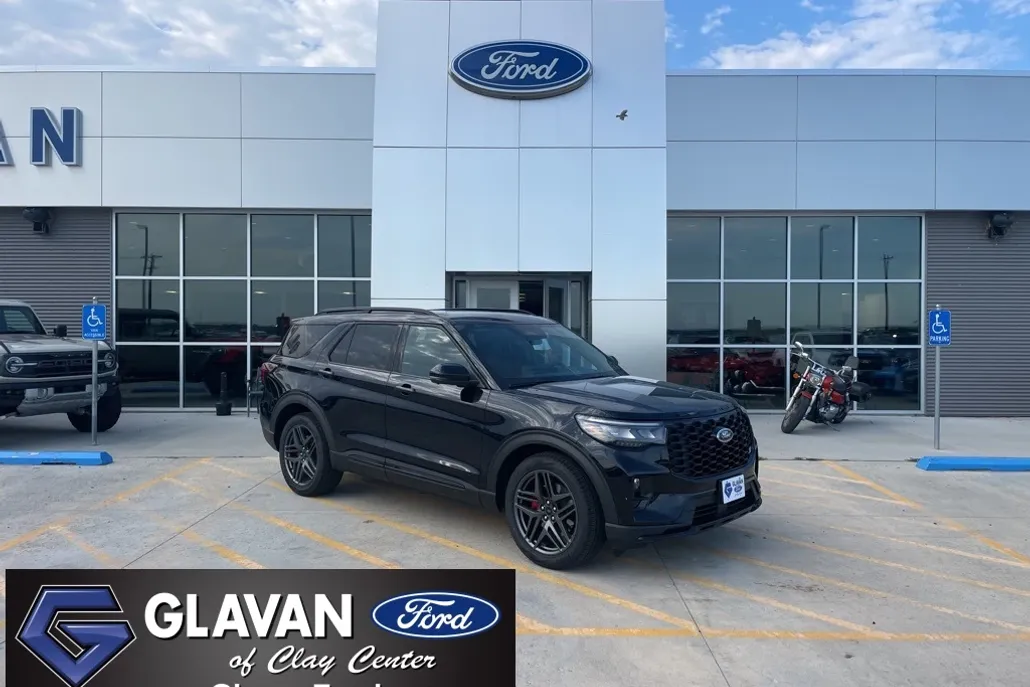 2025 Ford Explorer ST photo 1