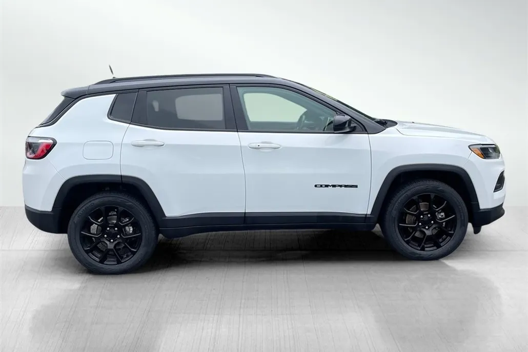 2022 Jeep Compass Altitude photo 1